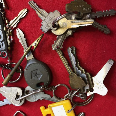 Lot 196 Vintage keys Master Lock
