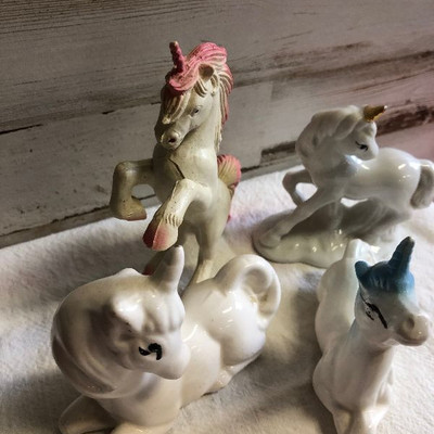 Lot 198 lot of Wild Unicorns - resin and ceramic