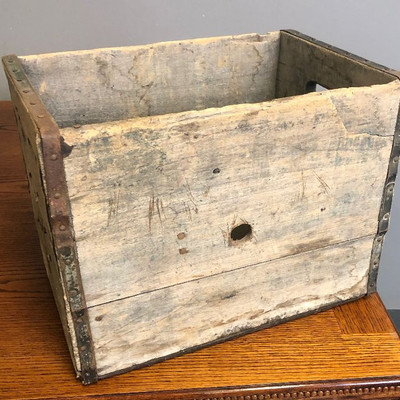 Lot 226 Canada Dry Crate 