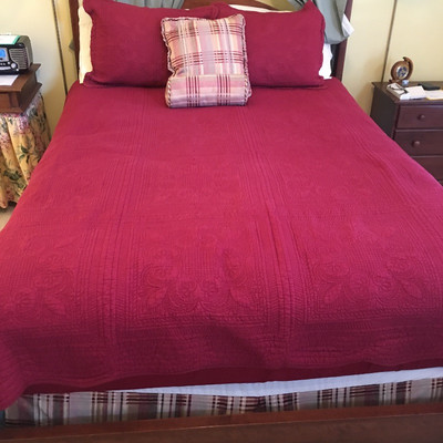 Lot 1 - Queen Sized Bedding