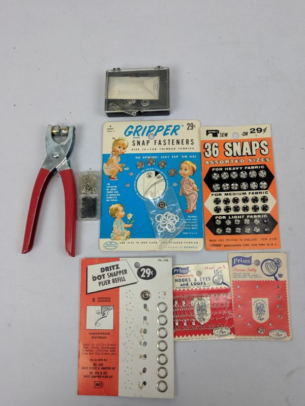 Vintage Sewing Snaps/Hooks & Tool
