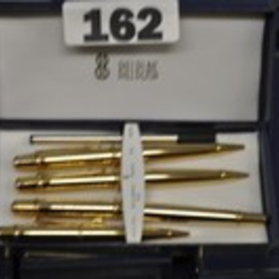 Gold bill blass vintage pen set