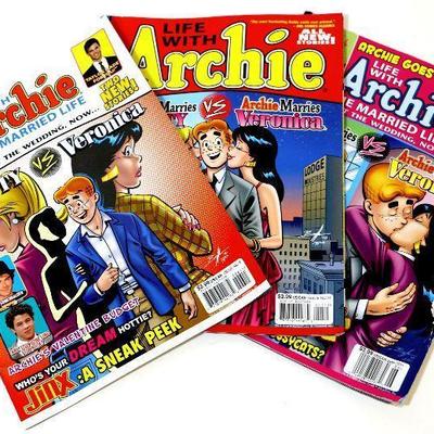 Life with ARCHIE - Lot of 20 Magazines - 2010-2011 Archie Comics