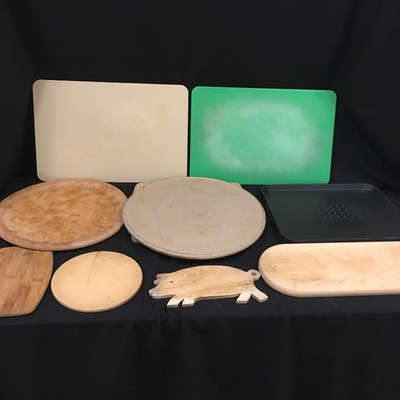Lot 69 - Cutting Boards & Pizza Stone 