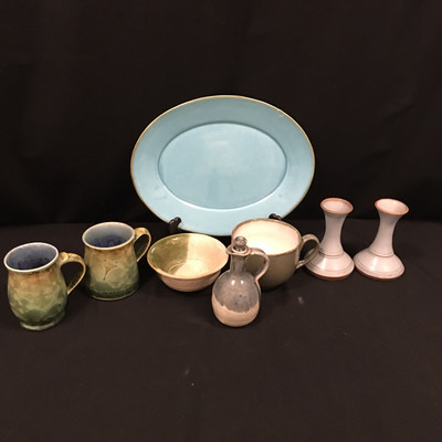 Lot 70 - Pottery Collection