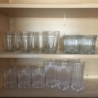 Lot 80 - Glassware 