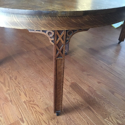 Lot 90 - Dining Room Table