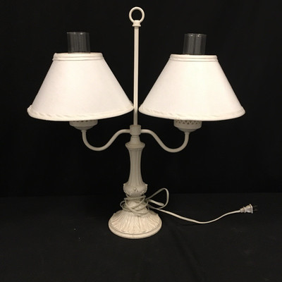 Lot 93 - Lamp & Large Stand