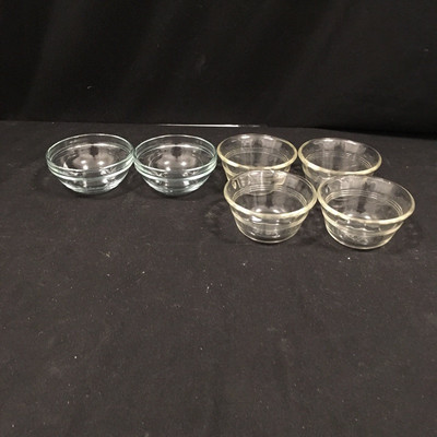 Lot 99 - Tupperware & Pyrex