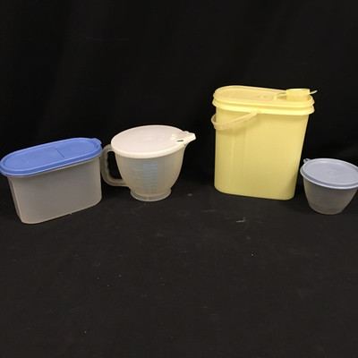 Lot 99 - Tupperware & Pyrex