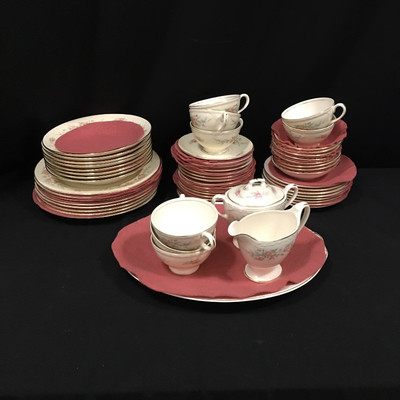 Lot 102 - Homer Laughlin China