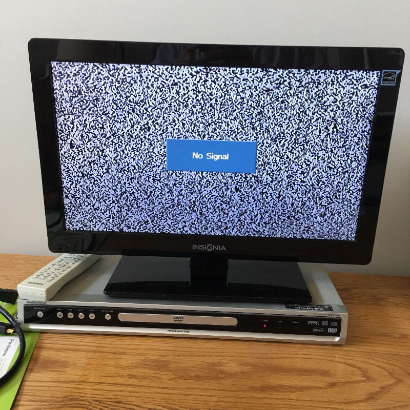 Lot 133 Insignia TV & Magnavox DVD Player