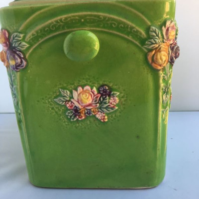 Vintage Victorian-style ceramic lidded cookie jar