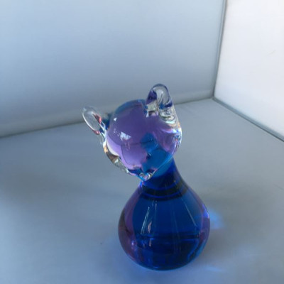Vintage art glass blue cat figurine