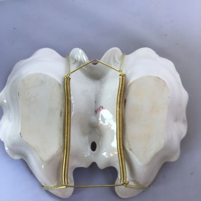 Fine Antique porcelain pair-of-wings-shaped candy dish with handle in middle