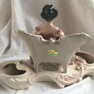 VINTAGE LANE & CO SUPERB SITTING LADY MADE IN CALIFORNIA LARGE FIGURE PLANTER