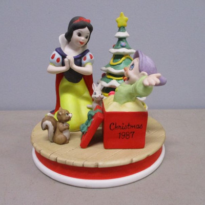 The Disney Collection Christmas 1987 Snow White's Surprise