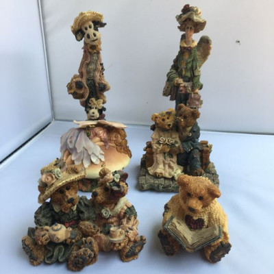 Lot of vintage Boyd's Bears limited edition some are rare