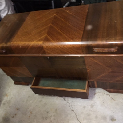 Lane Cedar Chest Very Good Condition