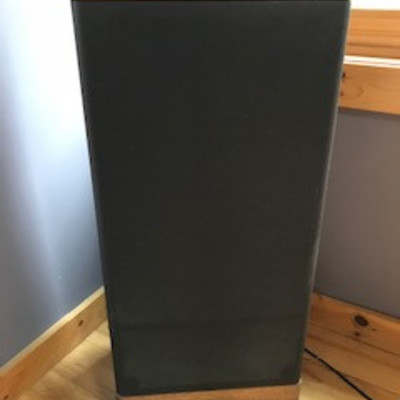 Pair of Advent Speakers