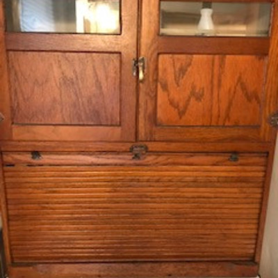 Oak Hoosier Cabinet Excellent Condition