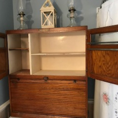 Oak Hoosier Cabinet Excellent Condition