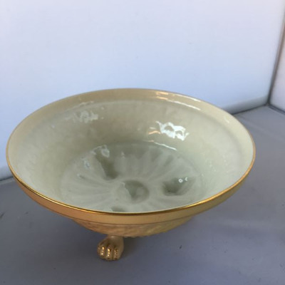 Vintage Rare Worchester England Fotted Bowl Stamped on Feet