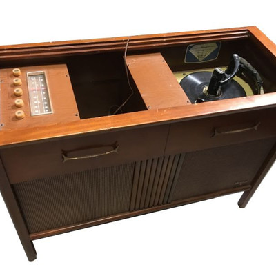 Vintage Magnavox Stereophonic 