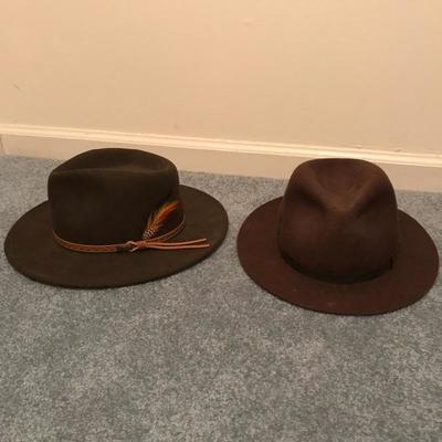 Lot 75 - Menâ€™s Hats, Scarves, Suspenders, Ties and more