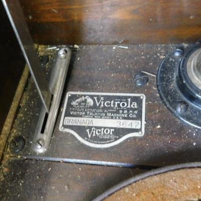 Victor Victrola Granada Talking Machine Turntable in Walnut Cabinet