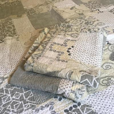 Lot 95 - Vintage Linens and More