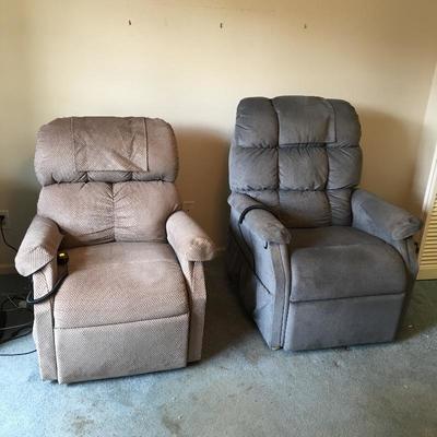 Lot 110 - Pair of Lift Chairs 