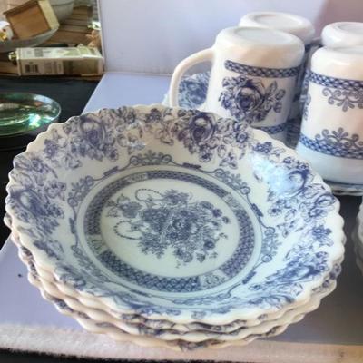 Arcopal Honorine Scalloped Plates and  Cups Blue Floral Made In France Set 