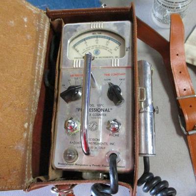Lot 2 - Precision Radiation Instruments Geiger Counter 