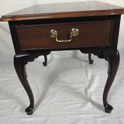 Lot 42 ~ Thomasville End Table Queen Anne Legs