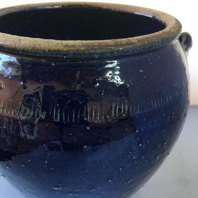 Vintage Pottery Bowl Design Close to Edges