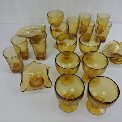 19 Pieces of Yellow Depression Glassware
