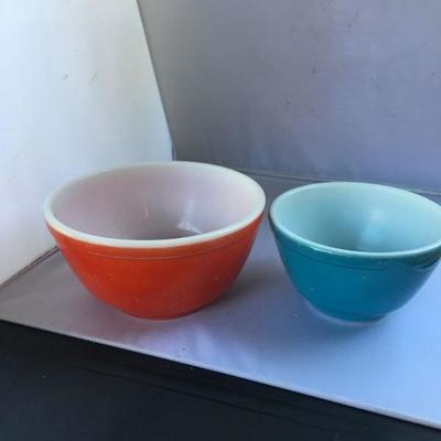 Vintage Lot of TWO Pyrex Bowls