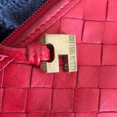 VINTAGE RED INTRECCIATO BOTTEGA VENETA COIN PURSE WITH LOG