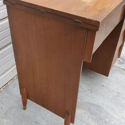 Mid-Century Modern Sewing Desk, Look at Those Legs!