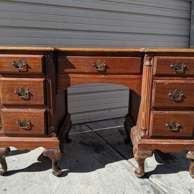 7 Drawer Wooden Desk/Vanity 29.5