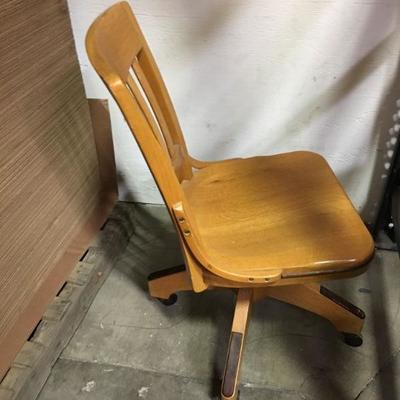 Vintage Office Swivel Chair in VG conditions.