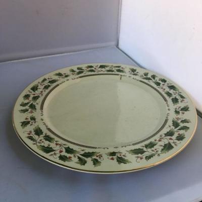 Vintage Lot of 2 Limoge Plates 