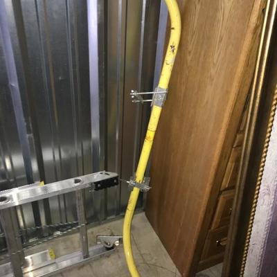 Werner 28Ft Extension Ladder With Ladder Stabilizer