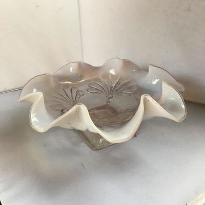 Vinatge Art Glass Murano Style Ruffled and Etched Glass Bowl