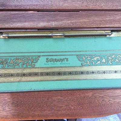 Vintage Tin Box Dior Content