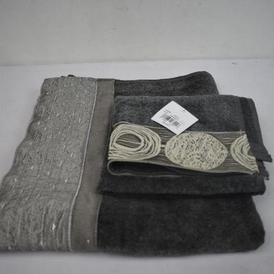 Gray/Silver Bath Towel & Hand Towel - New