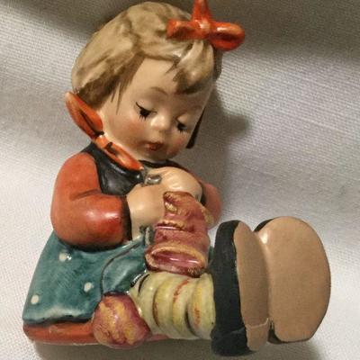 Goebel Hummel Figurine TMK6 #432 "Knit One Purl One" Artist Signed 