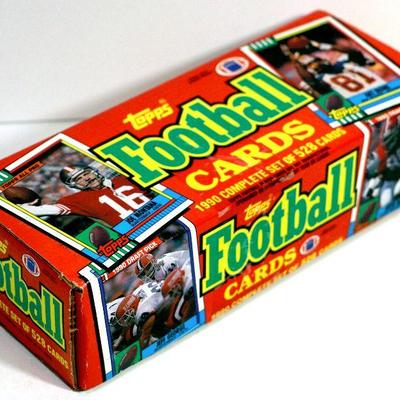 1990 TOPPS FOOTBALL CARDS COMPLETE SET FACTORY SEALED BOX