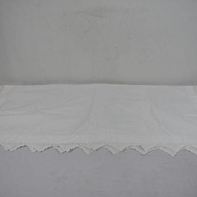 Vintage White Cloth - Needs Cleaning